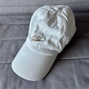 Nike Air Men’s White and Tan Cap Size L Not Adjustable